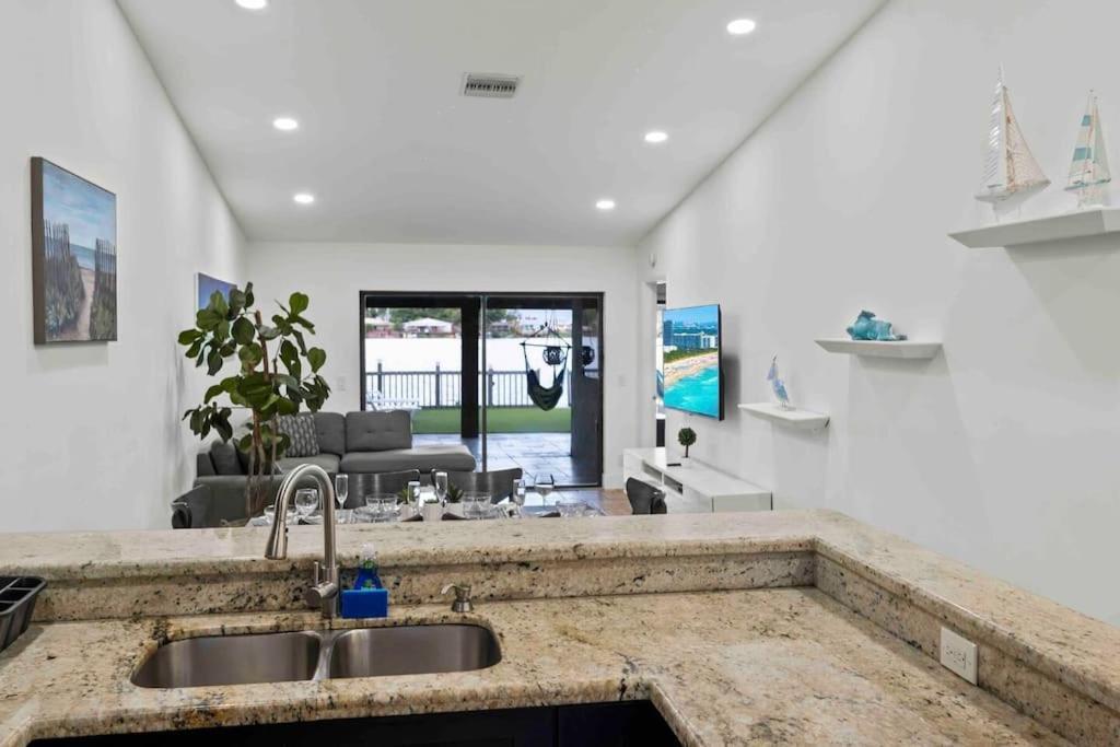 Lakefront Retreat Villa Water View Fishing Casino Fort Lauderdale Ngoại thất bức ảnh